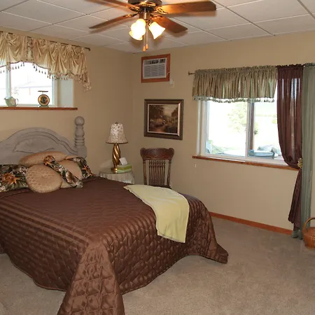 Sawin\' Logs Inn